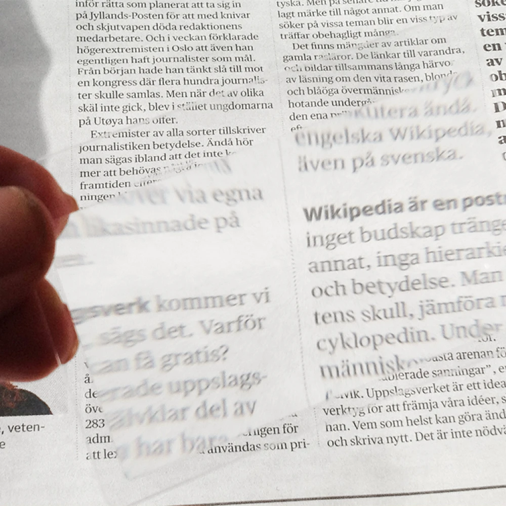 Miniature Magnifying Glass - Image 2