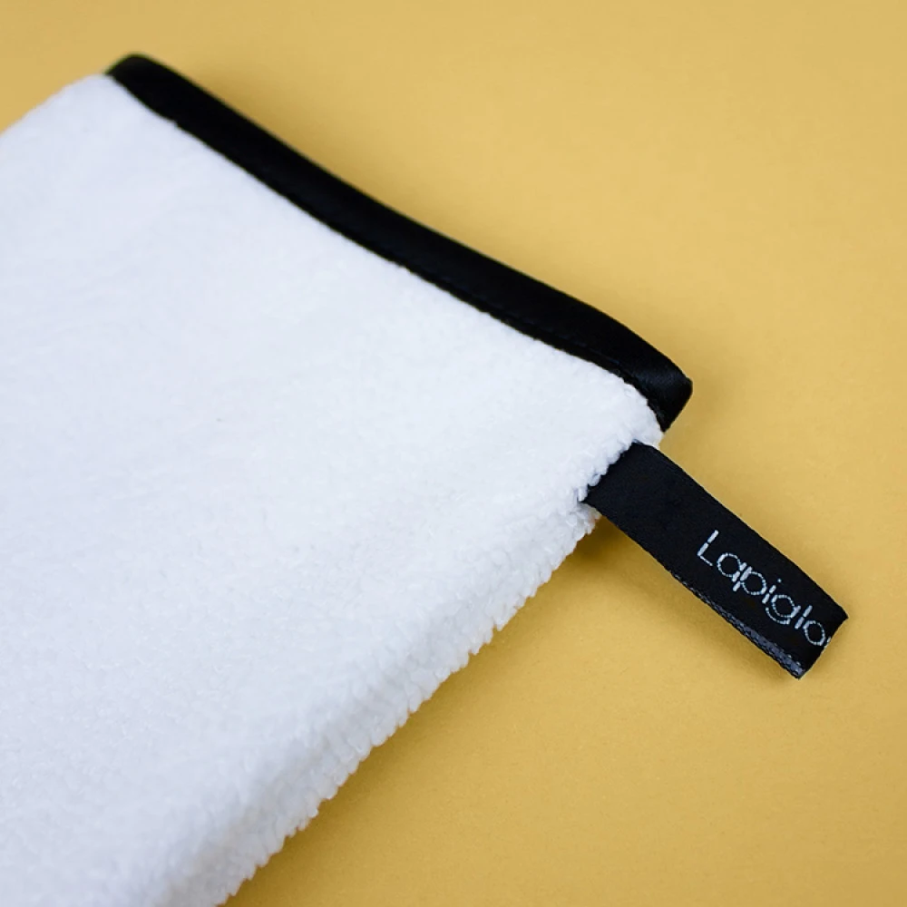 Lapiglove Makeup Removal - Image 5