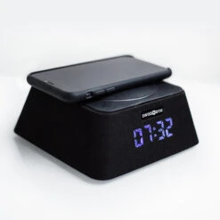 Alarm Clock With Radio & Portable Qi-charger