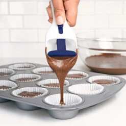 Cake Mix Scoop And Plunger