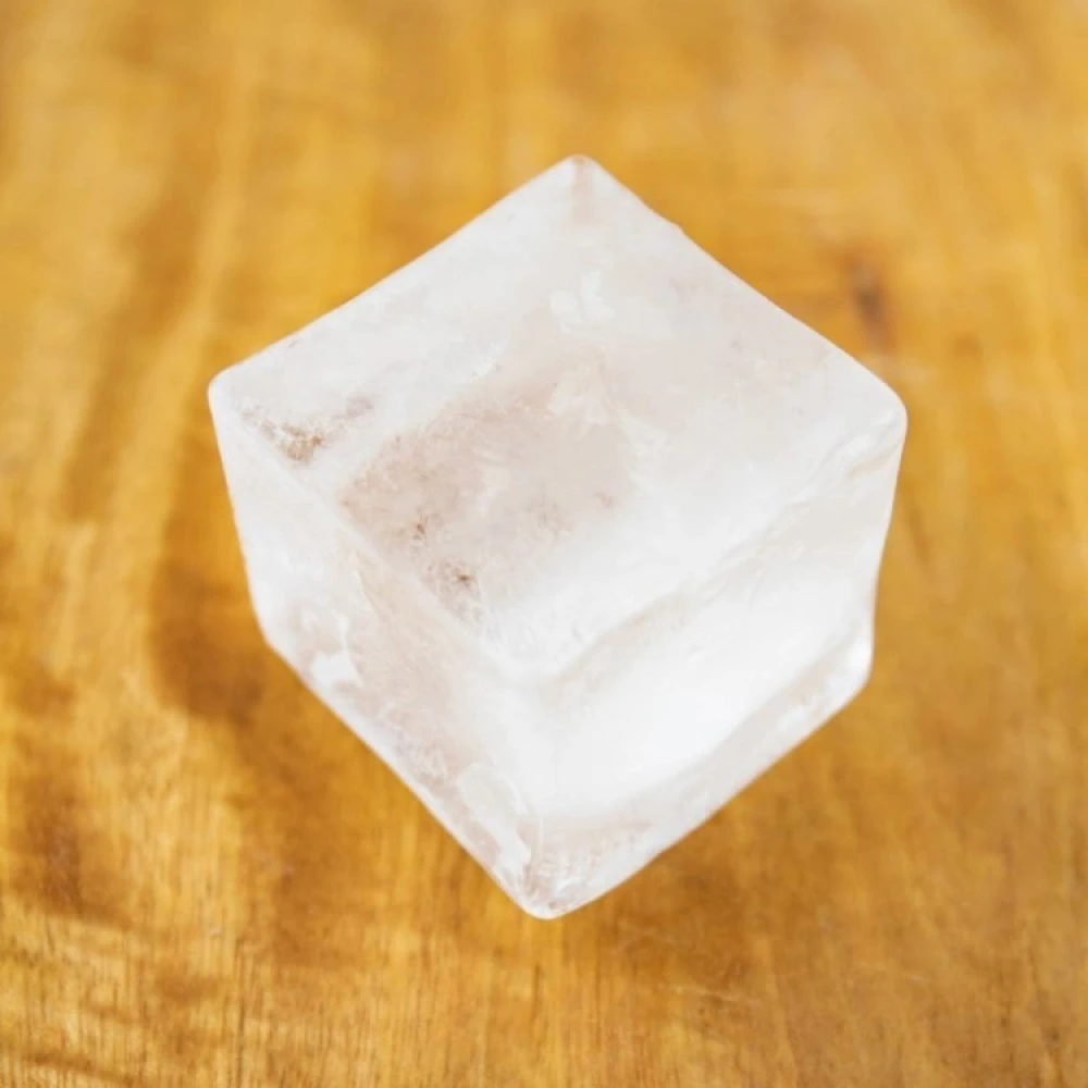 Ice Cube Tray With Lid For Large Ice Cubes - Image 4