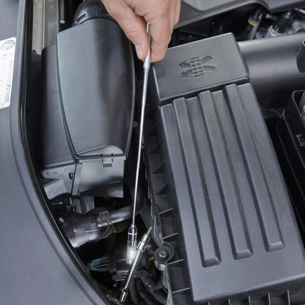 Telescopic Magnet With Light - Image 2