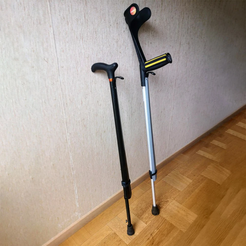 Shoe Horn With Shoe Horn Holder - Image 3